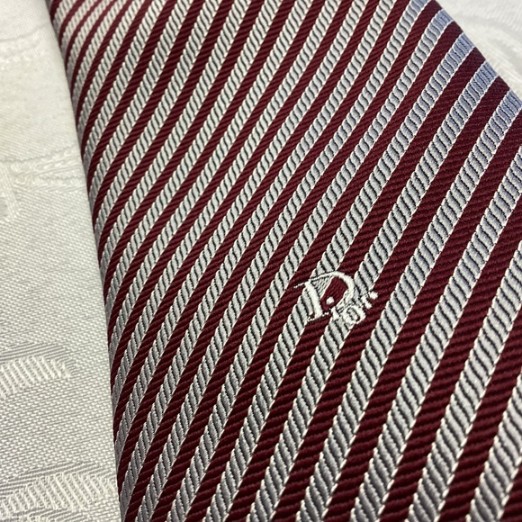 CHRISTIAN DIOR. GREY N BURGUNDY STRIPE TIE. SILK VINTAGE LOGO TOO - Picture 3 of 6